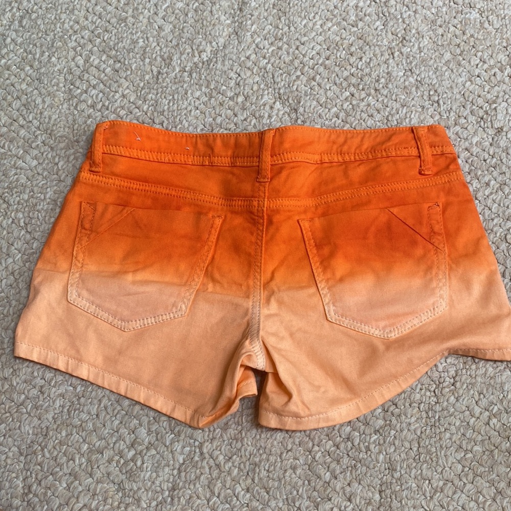 Shorts - Picture 2 of 4